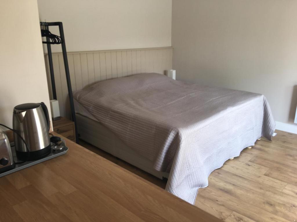 Bond End Road Annex Upton St Leonards - Ideal For Cheltenham Races