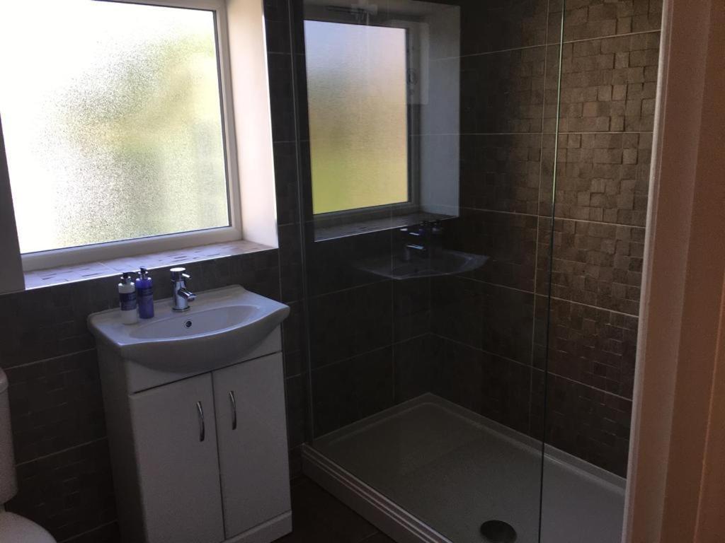 Bond End Road Annex Upton St Leonards - Ideal For Cheltenham Races
